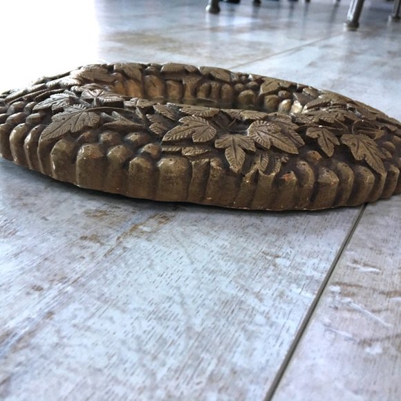 Vintage Maple Leaf Framed Oval Mirror - Picture 6 of 8